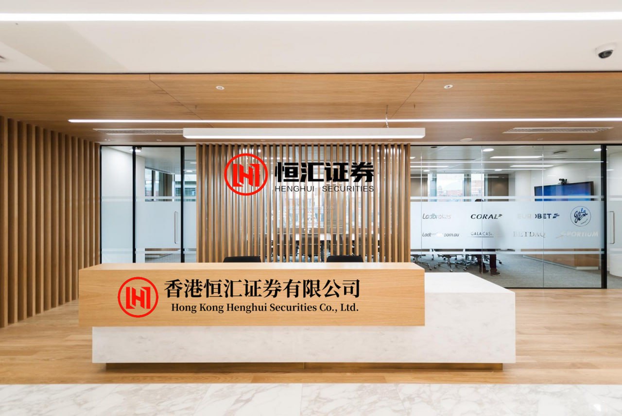 金元速配 《出狱后夫人每天都在线打脸》复仇爽燃、反转不断, 高能剧情引爆全场(69集)